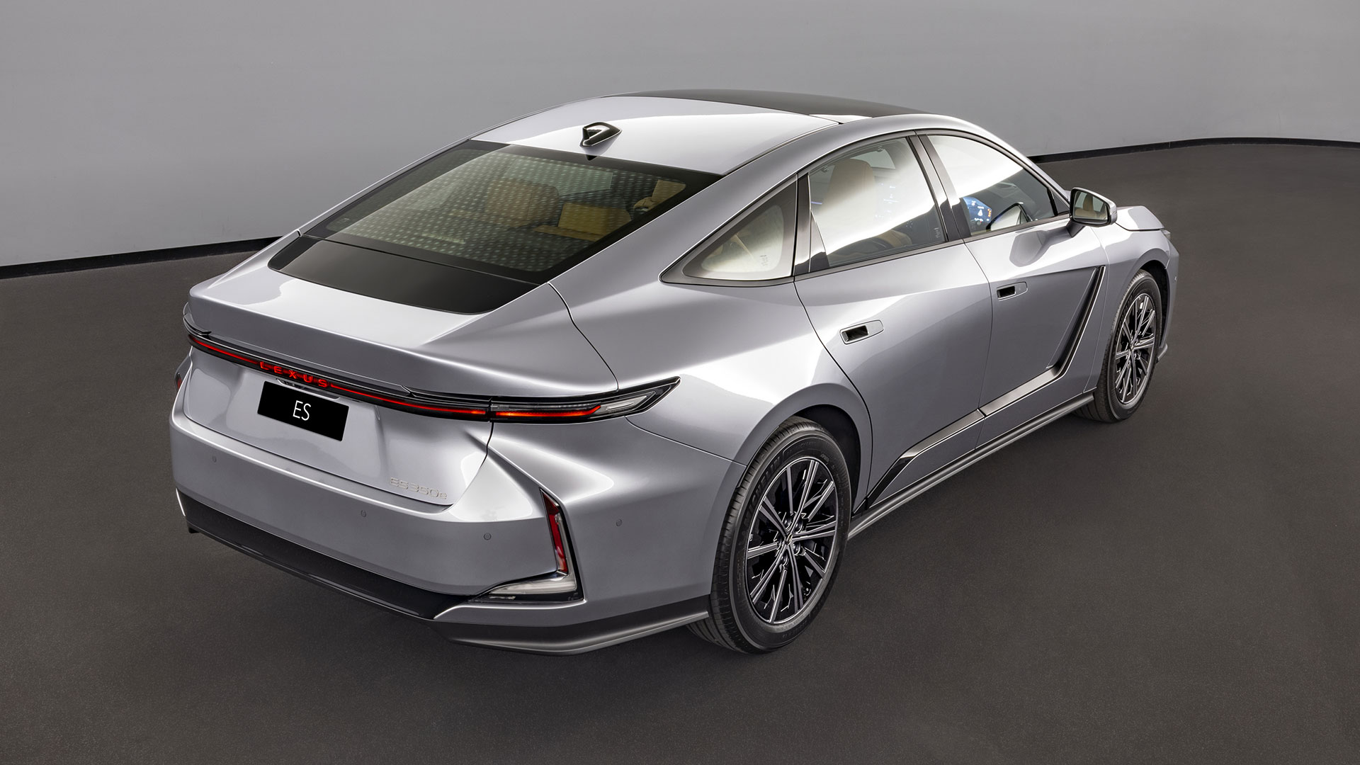 The all-new Lexus ES rear view
