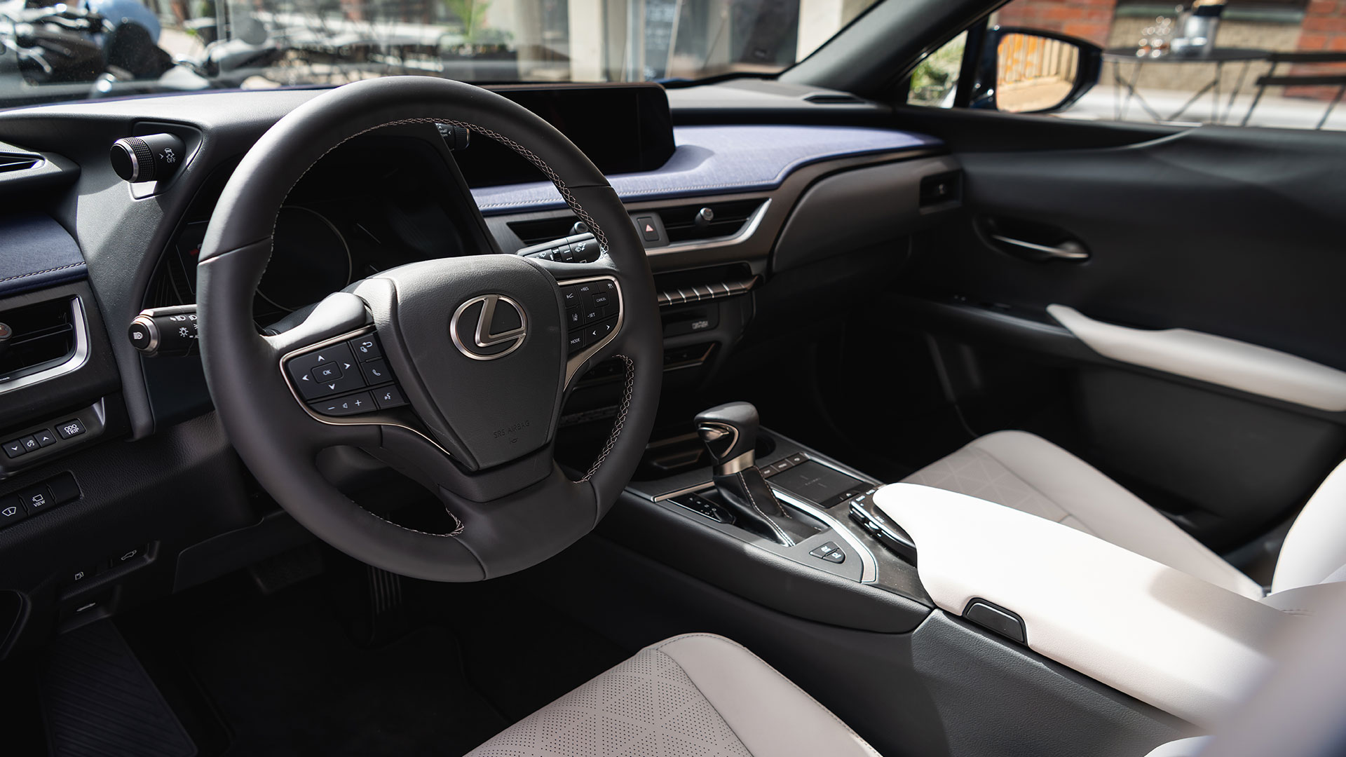 Lexus UX interior